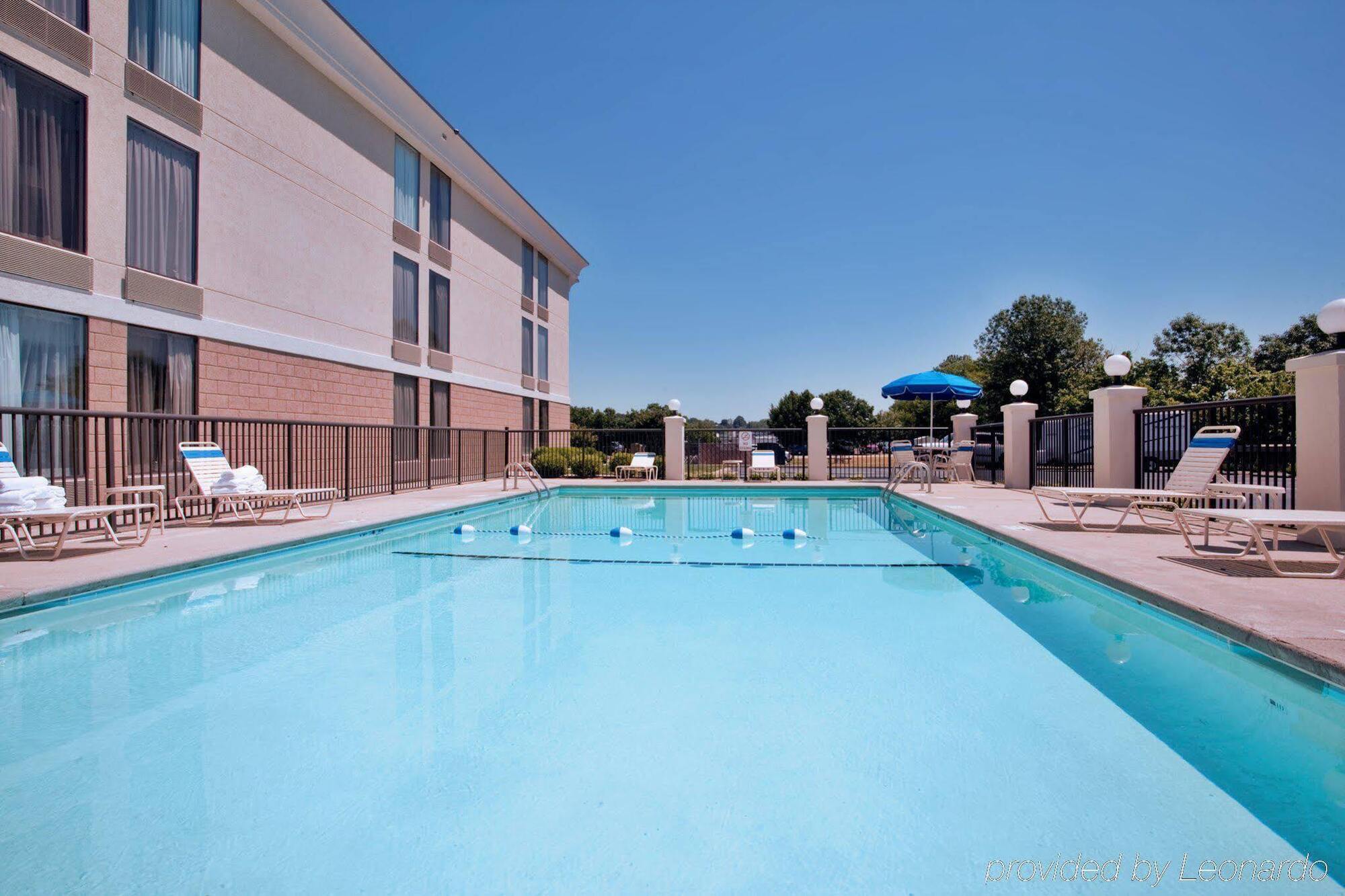 Holiday Inn Express Danville By Ihg Экстерьер фото